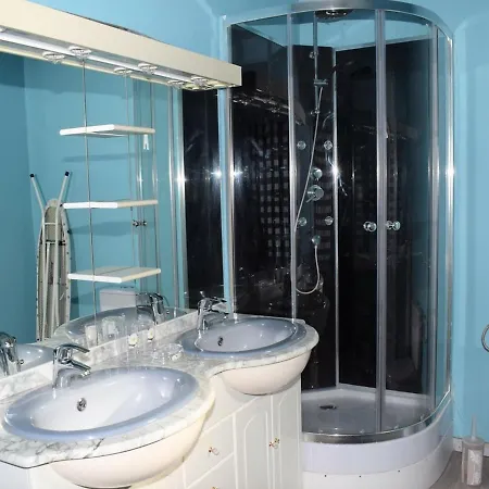 Maison A Avec Jardin, Cour, Cheminee, Wifi Et Proche Du Port De Ploumanac'h - Fr-1-368-62 *